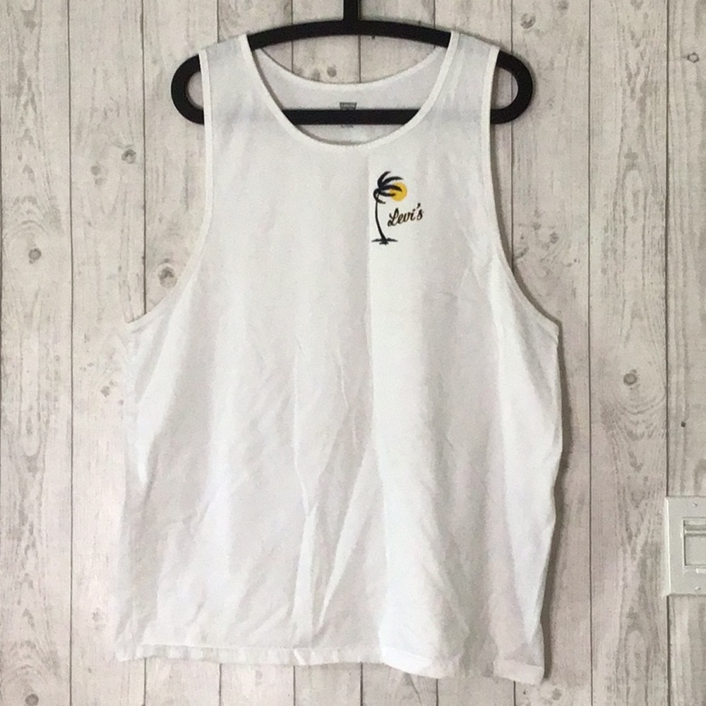 GUC Men’s XL White Levi’s Tank